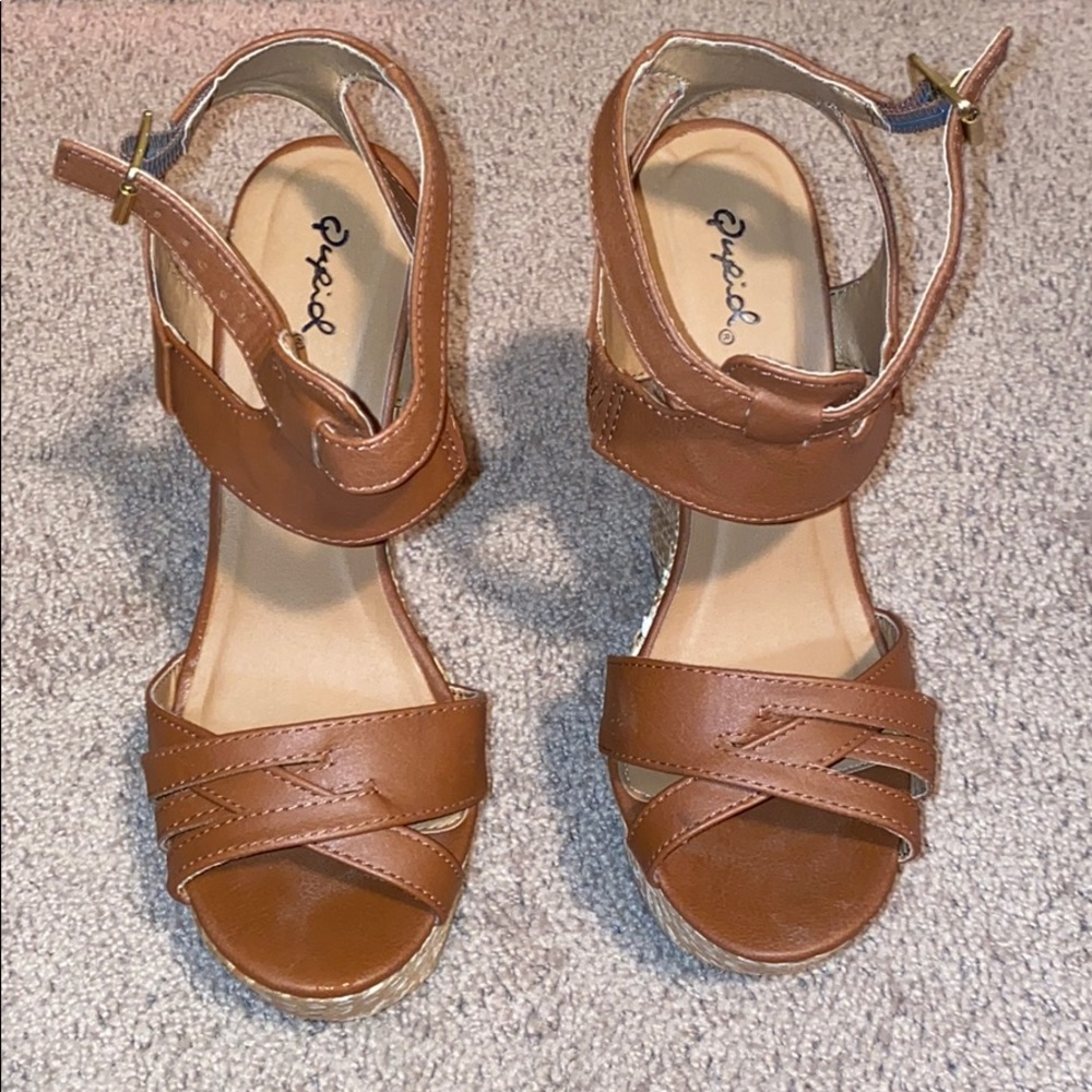 Brown wedge Sandals!